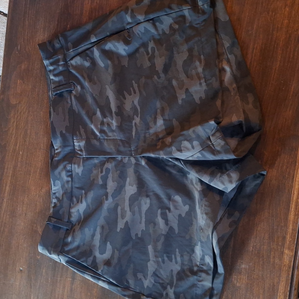 COPY - Spanx women's size medium black camouflage athletic shorts